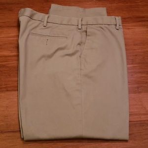 Dockers Khaki Pants size 40 x 30